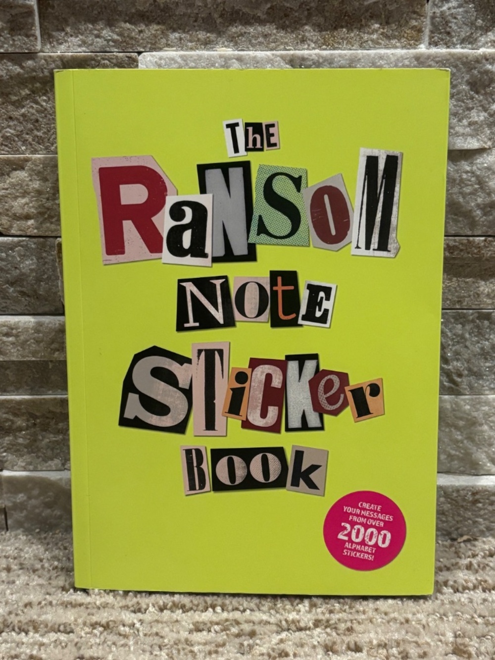 The Ransom Note Sticker Book (Over 2000 Alphabet Stickers) - Picture 3 of 8